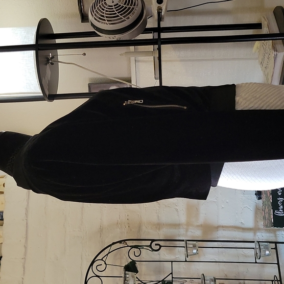 Beautiful Velvet Embroidered Jacket - Picture 2 of 4